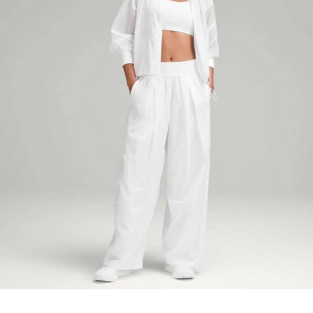 Lululemon - Lightweight Tennis Mid-Rise Track Pant